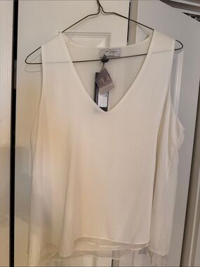 Lola & Sophie Ivory V-Neck Sleeveless Blouse